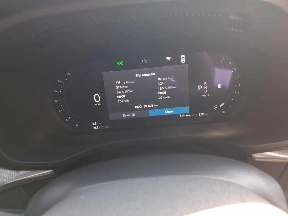Car image 19