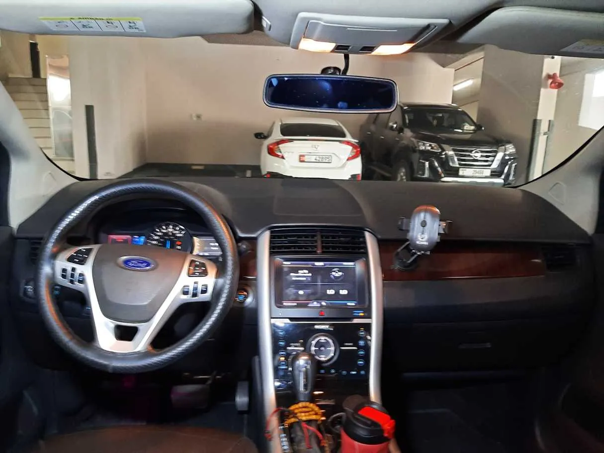 Car image 15