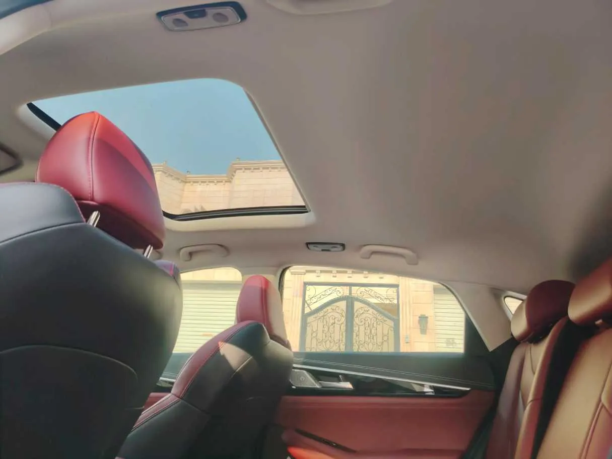 Car image 20