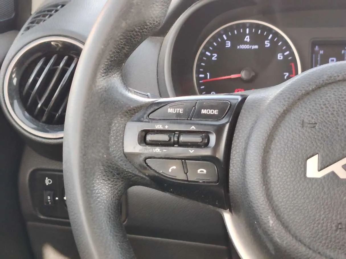 Car image 24
