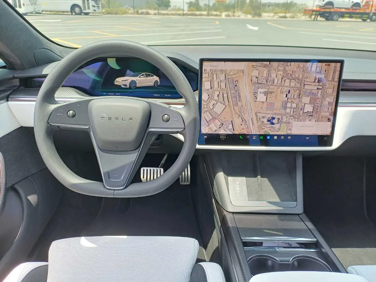 Car image 15