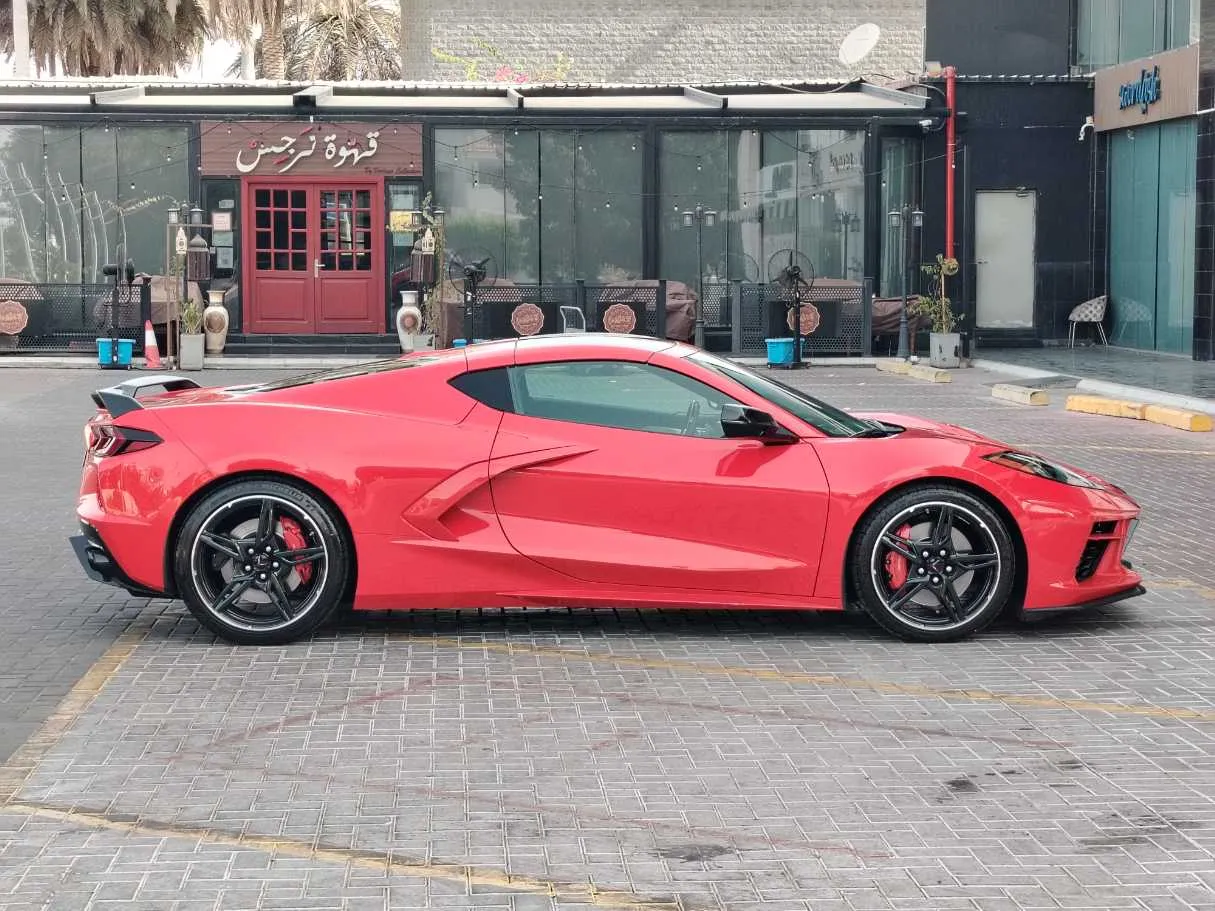 Car image 4