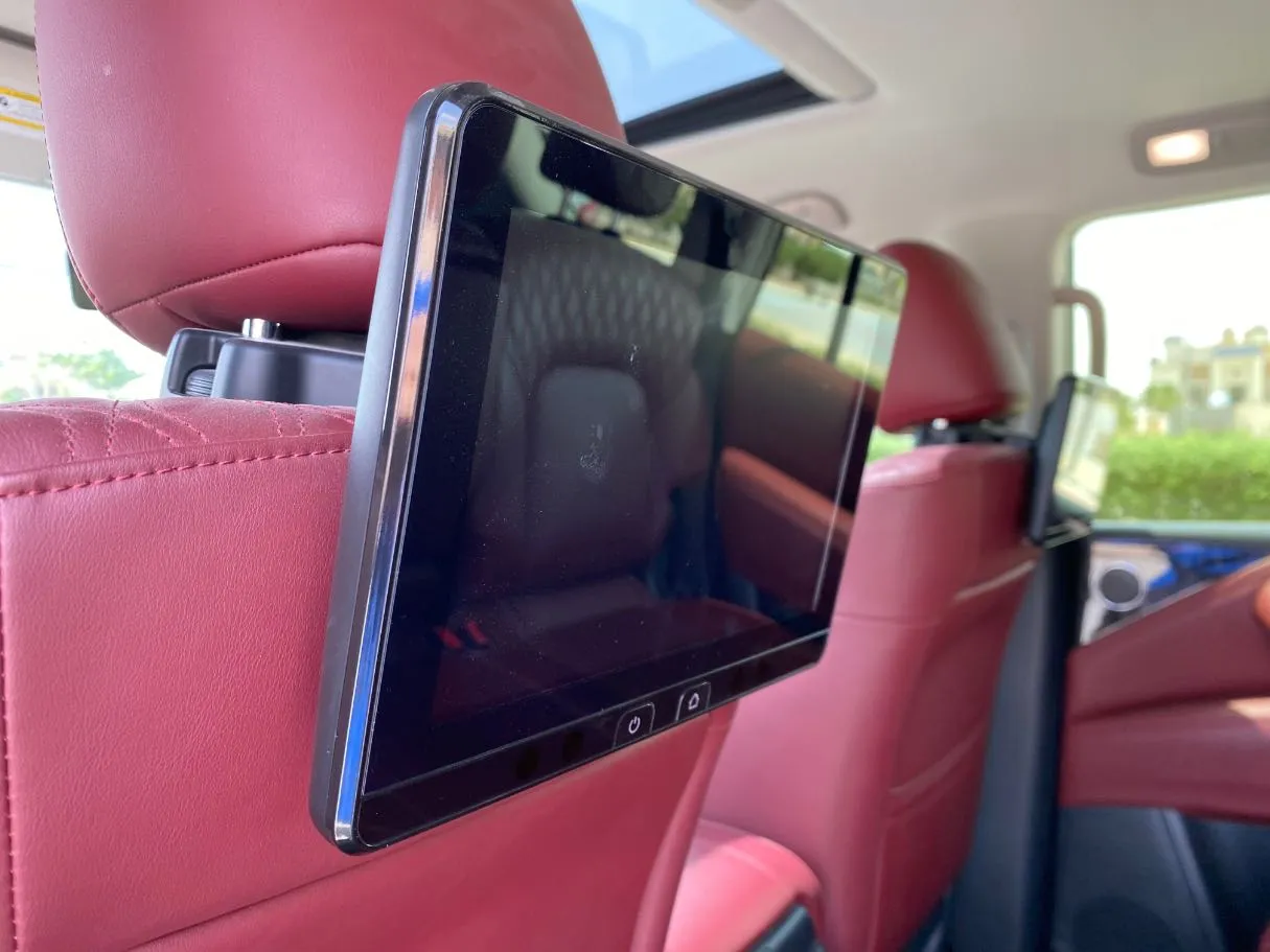Car image 32