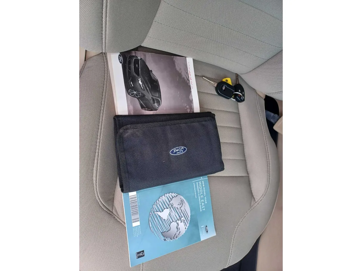 Car image 18