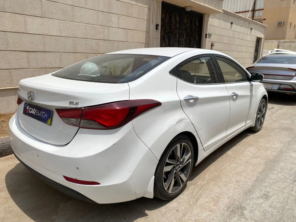 Car image 5