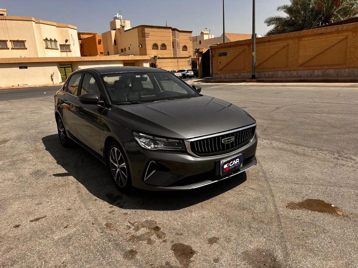 Car image 3