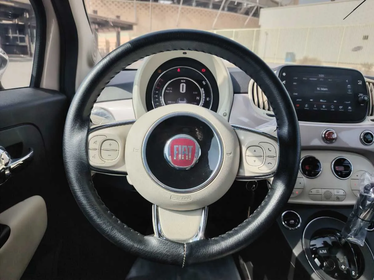 Car image 18