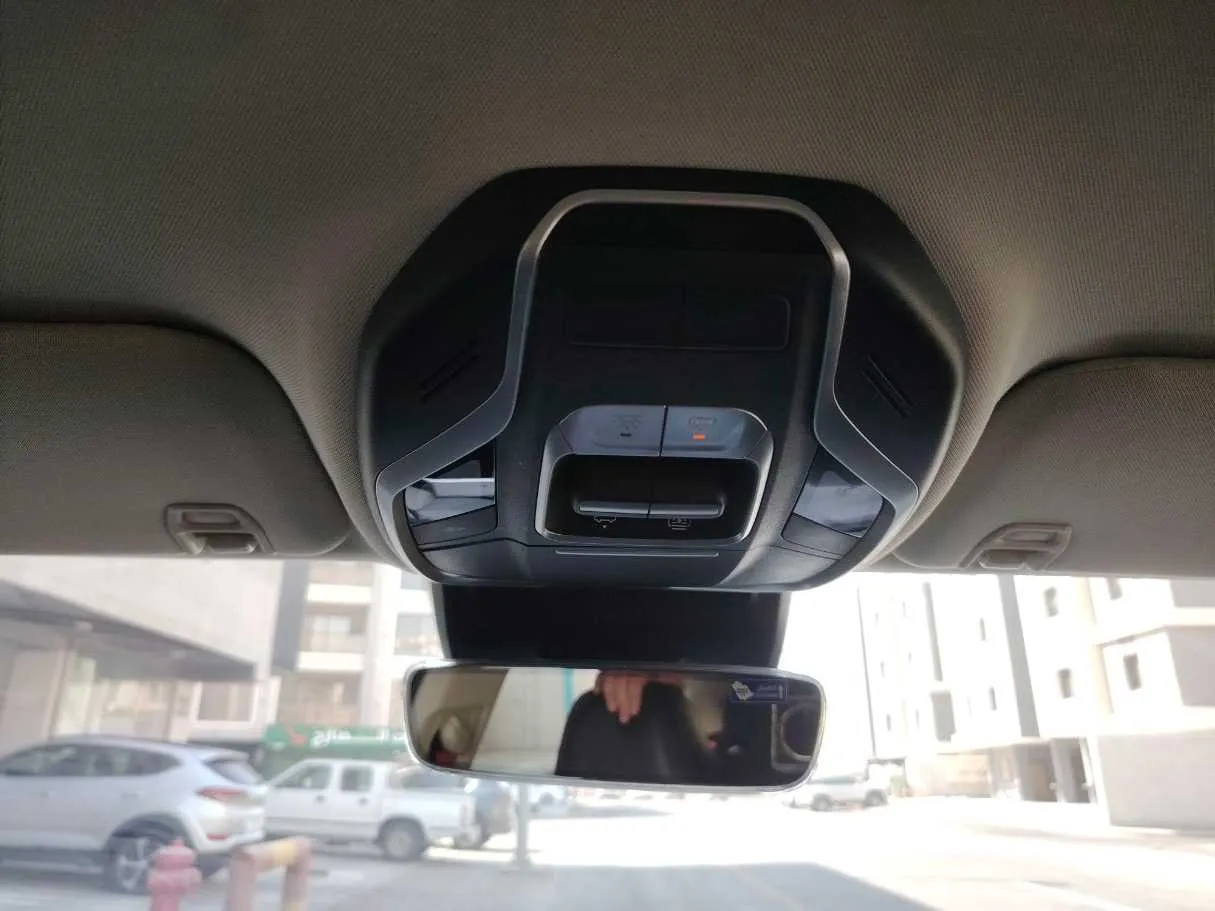 Car image 23