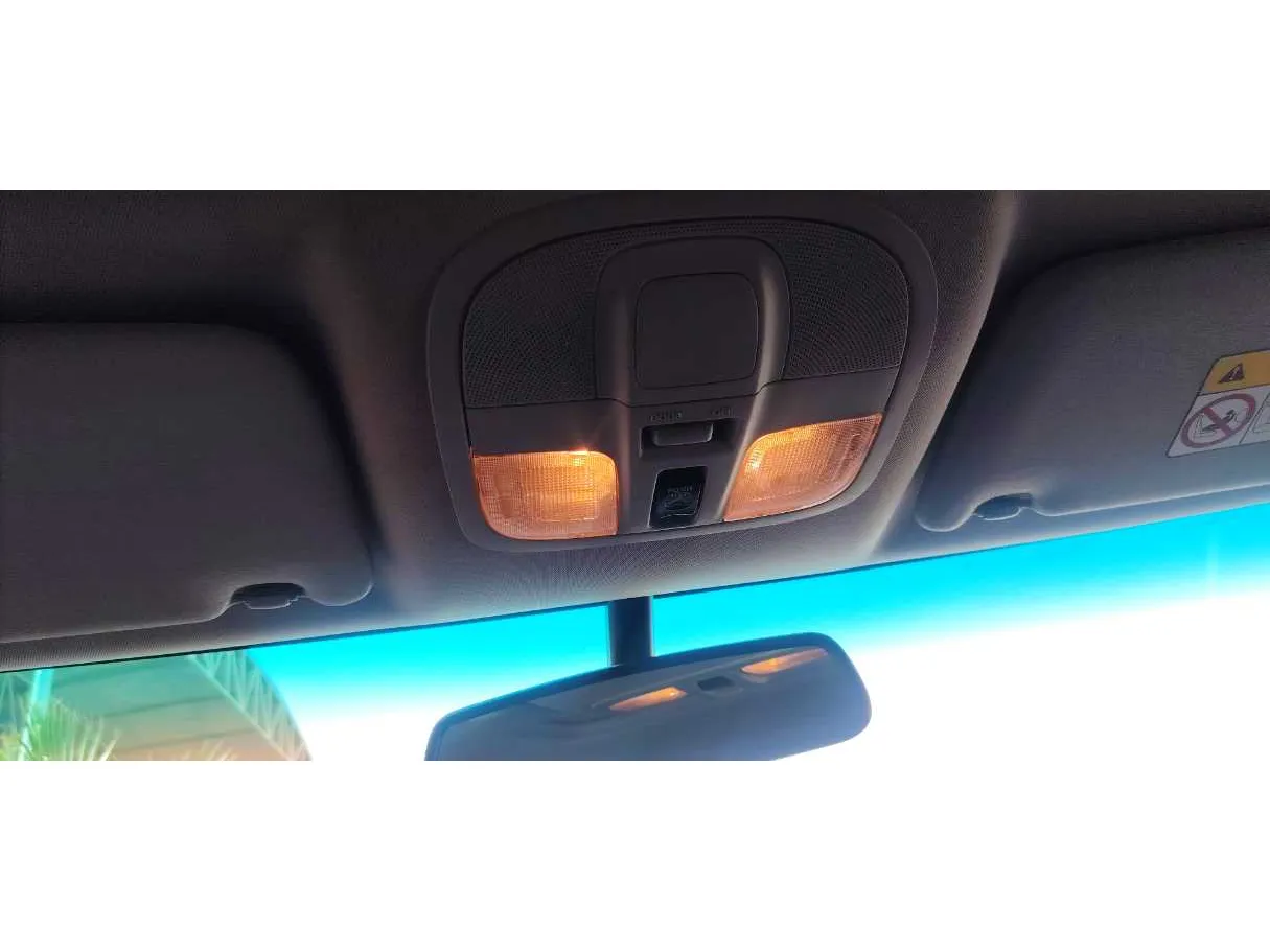 Car image 24