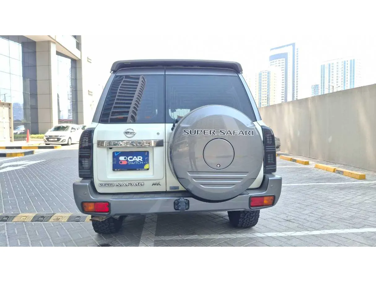 Car image 6