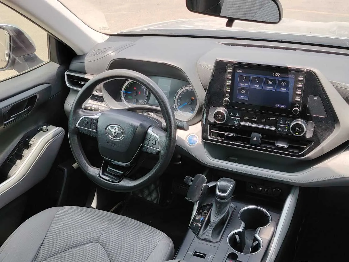 Car image 21