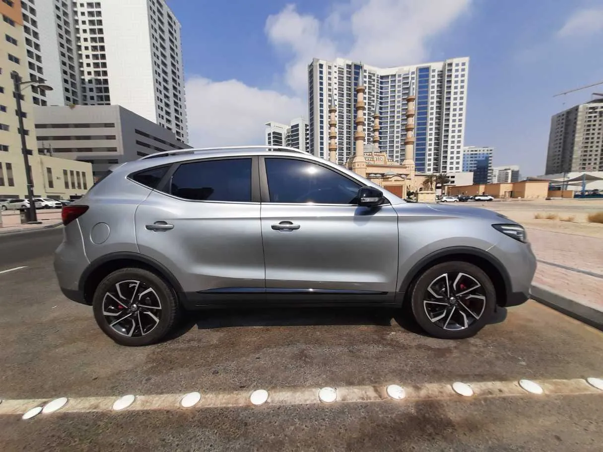 Car image 8