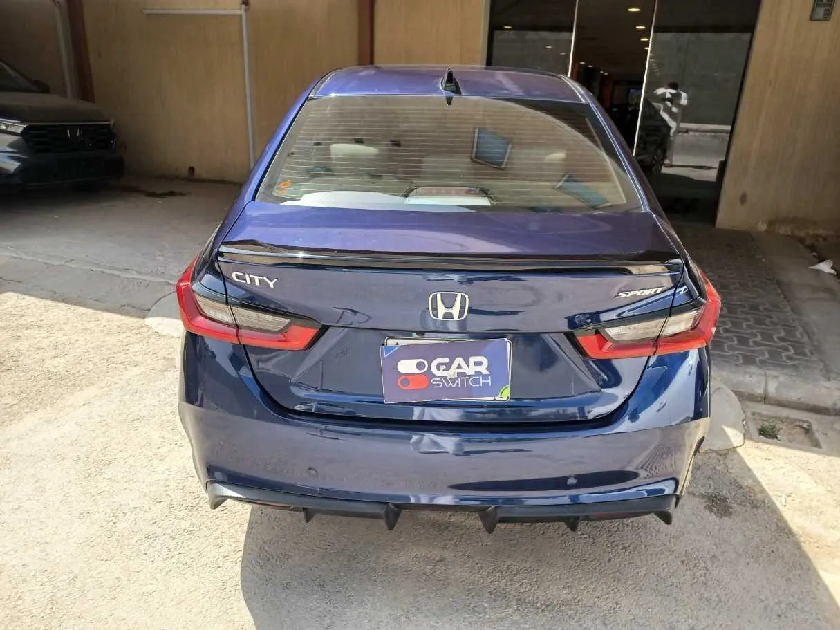 Car image 6
