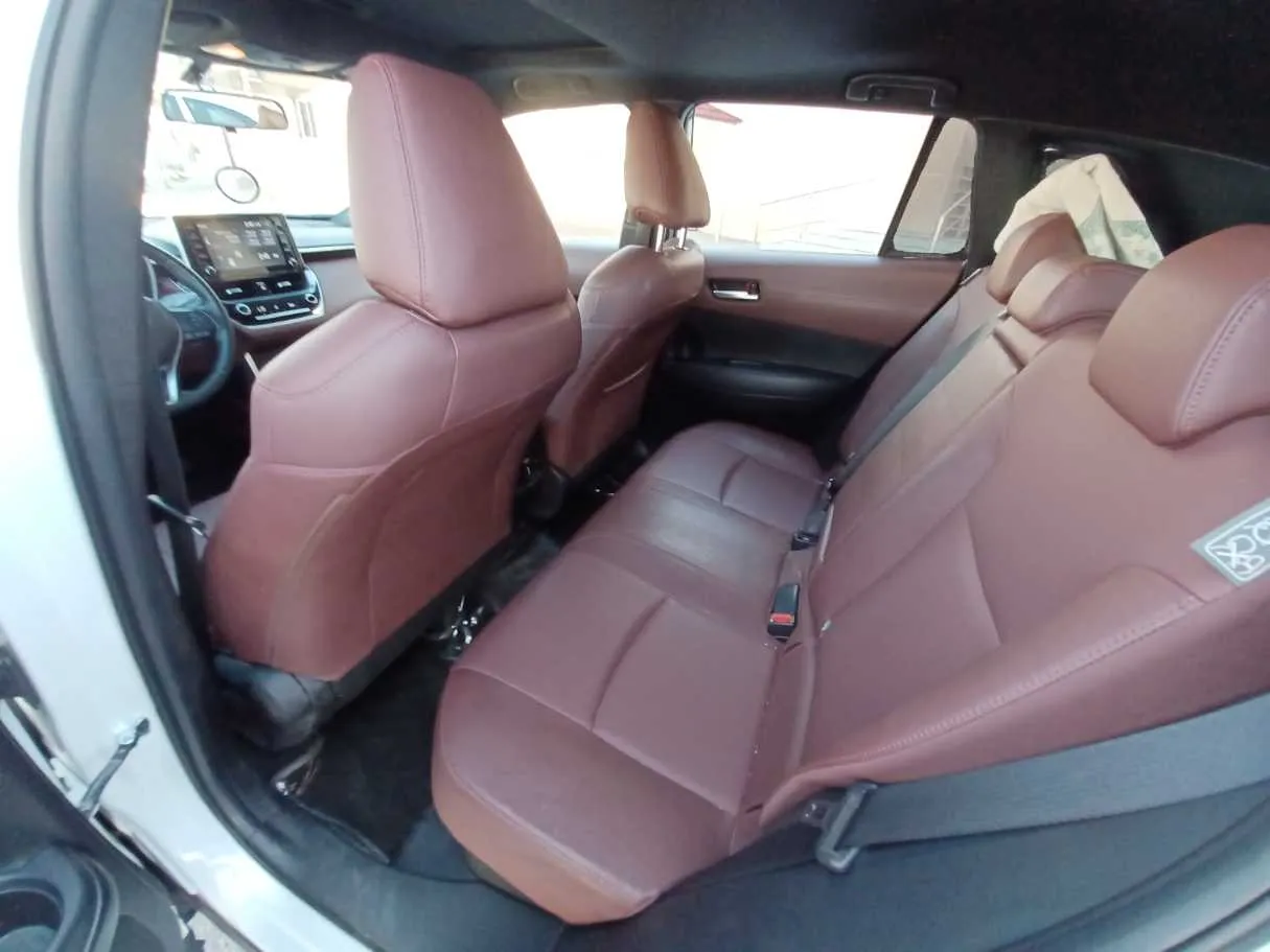 Car image 11