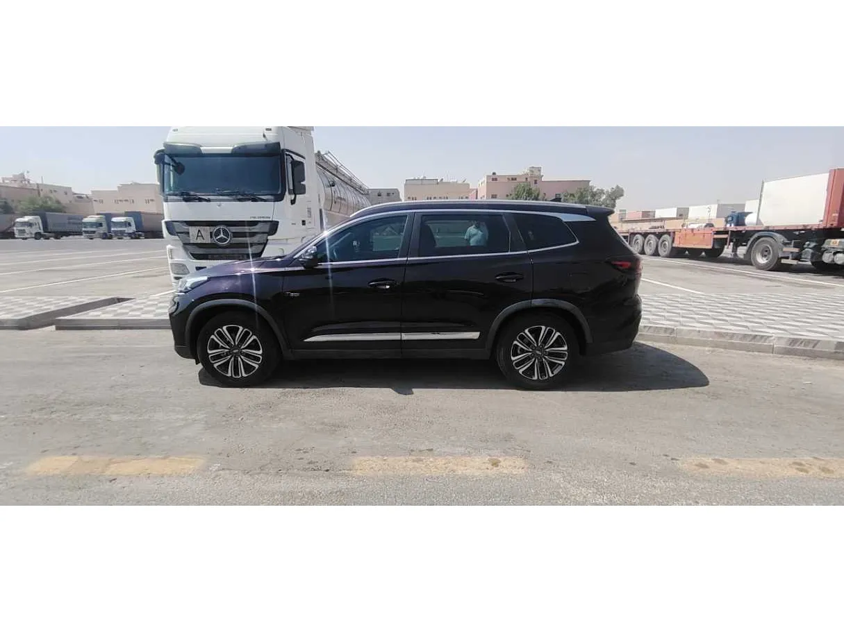 Car image 8