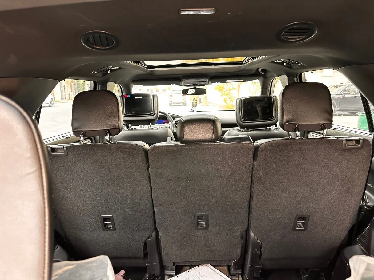 Car image 25