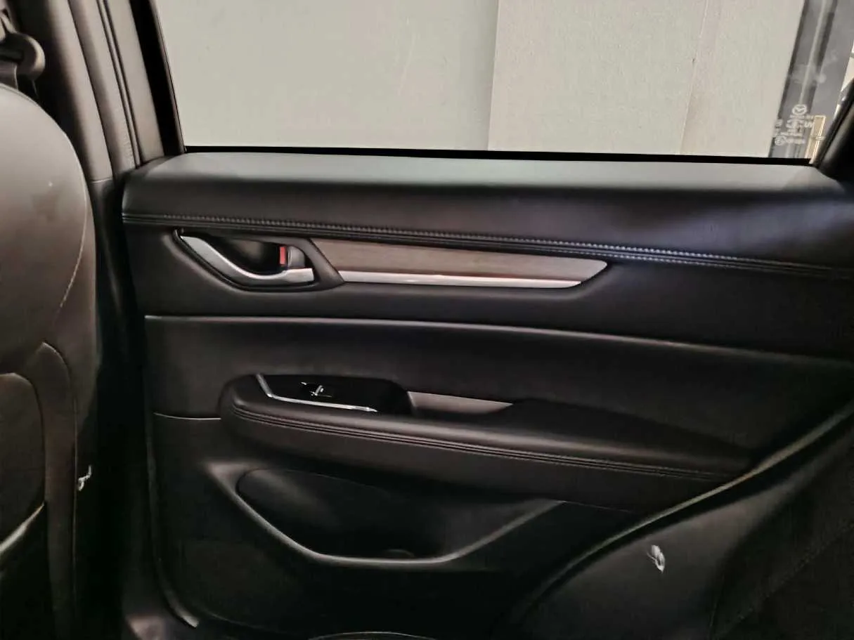 Car image 44