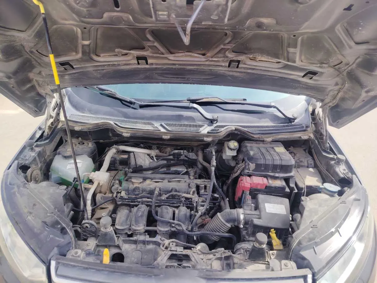 Car image 26