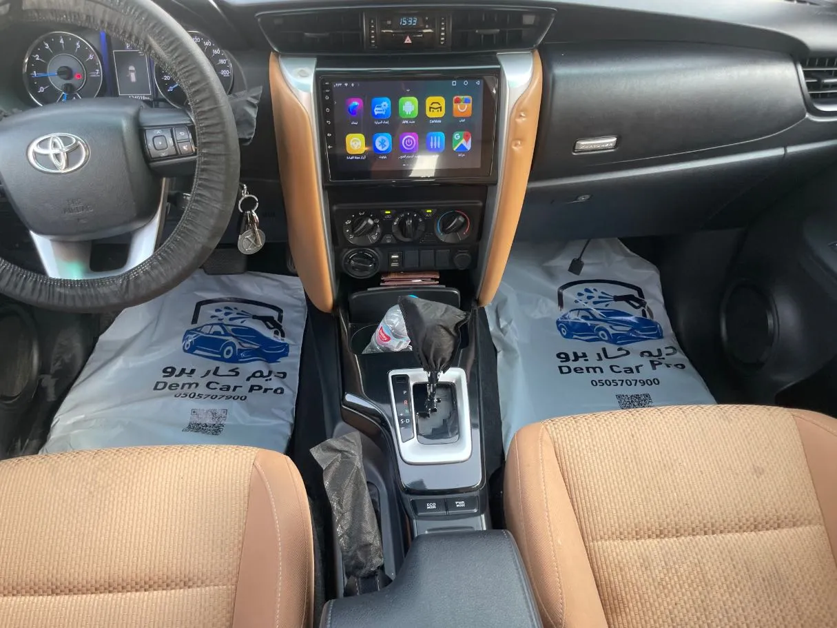 Car image 18