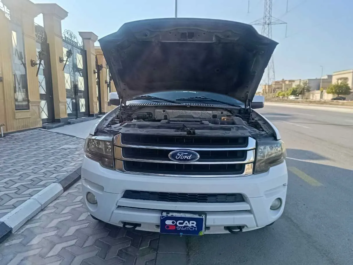 Car image 34