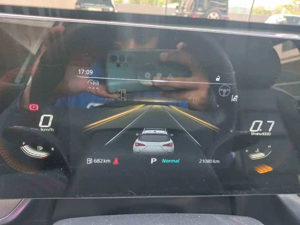 Car image 18