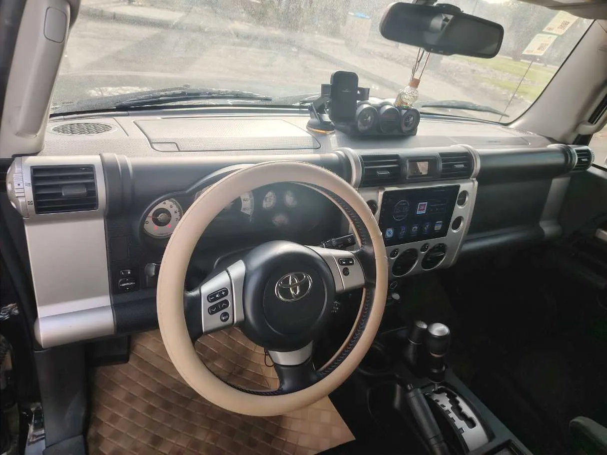 Car image 16