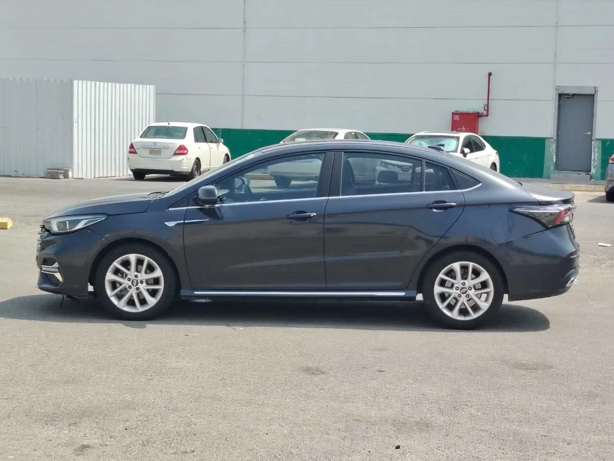 Car image 8