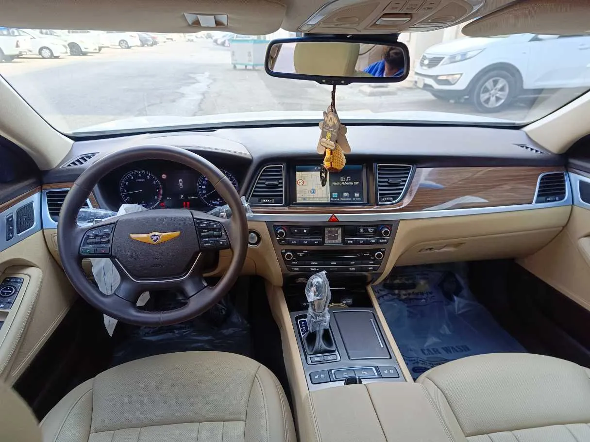 Car image 22