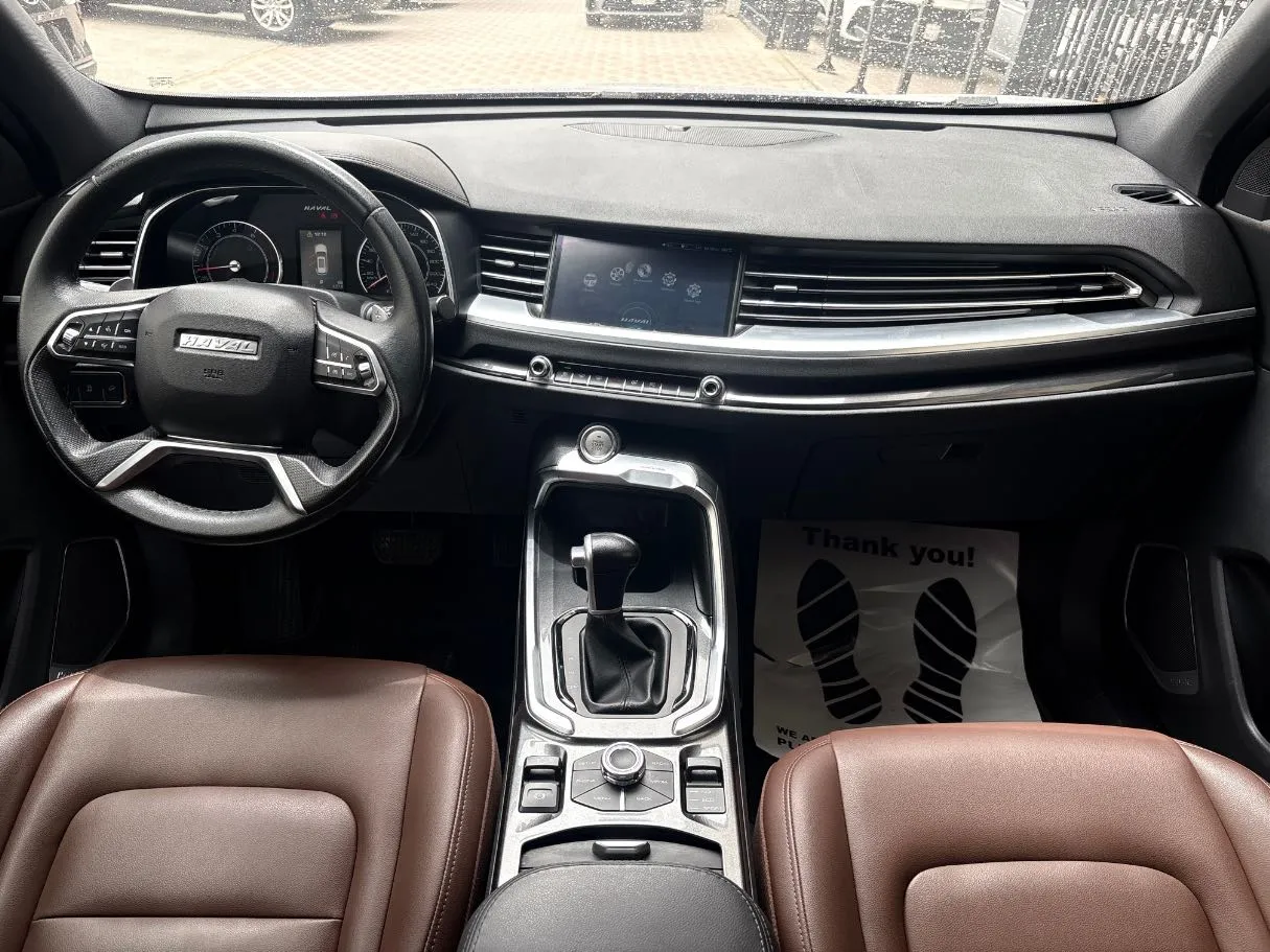 Car image 16