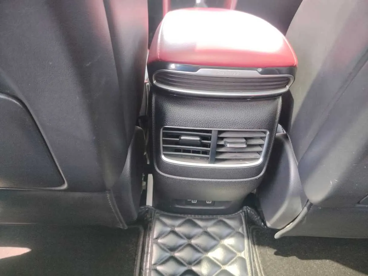 Car image 43