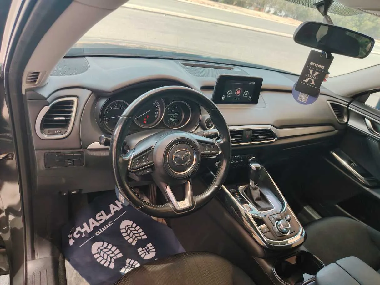 Car image 10