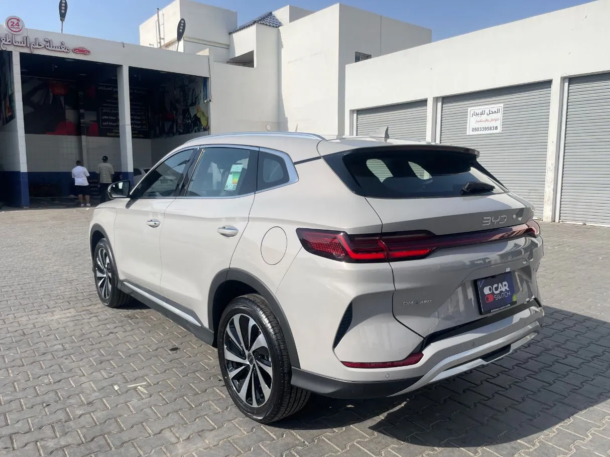 Car image 7