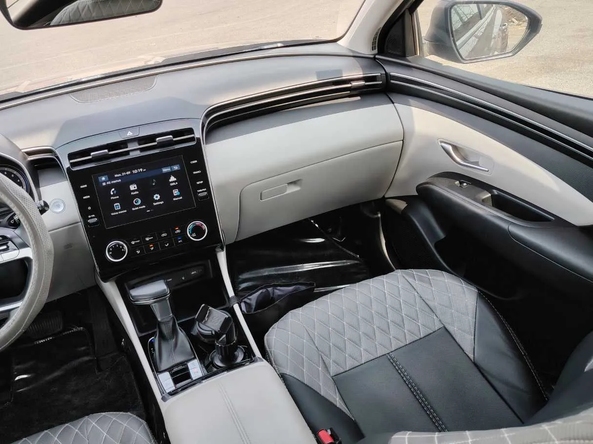 Car image 23