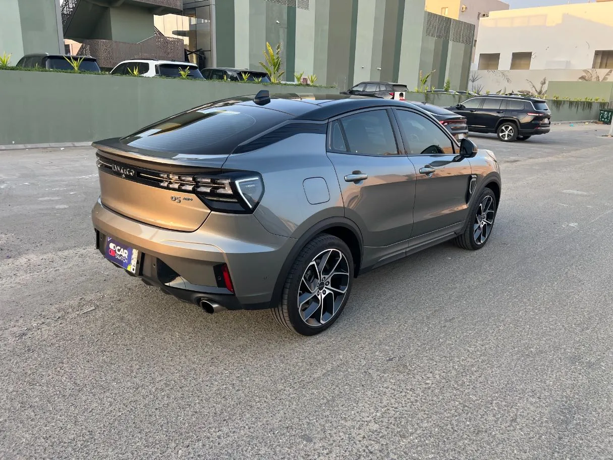 Car image 5