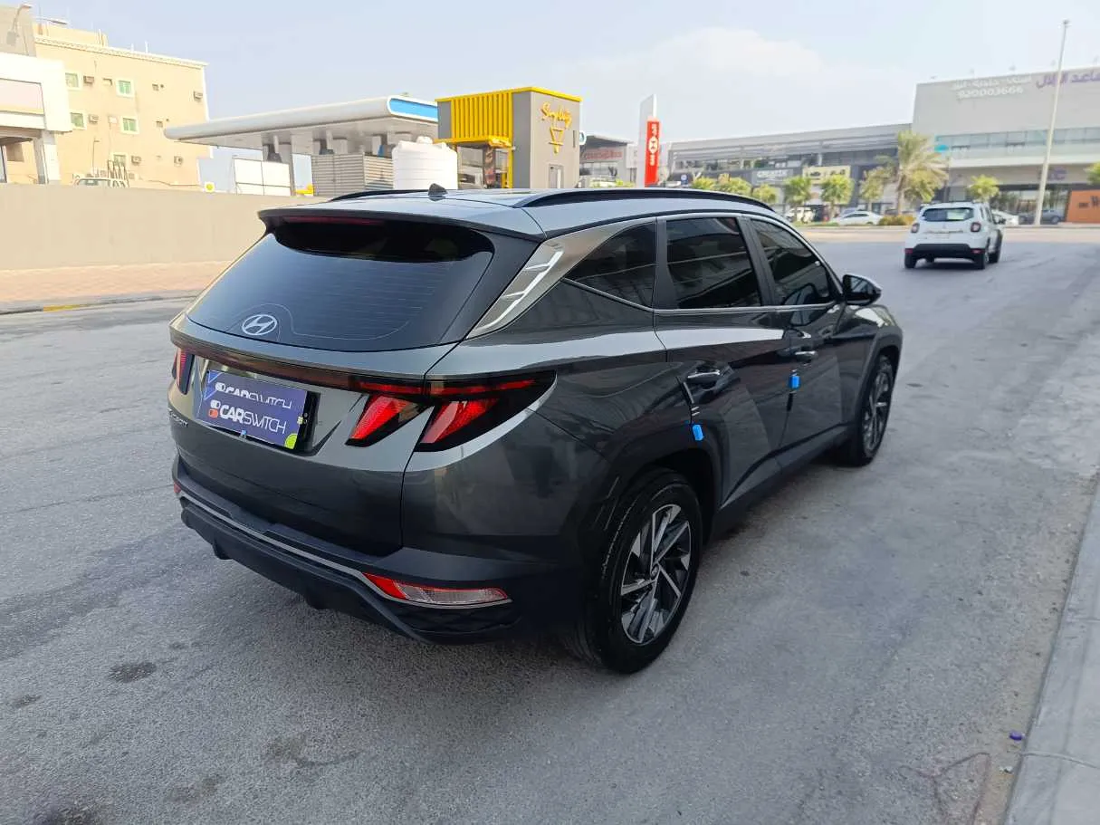 Car image 5