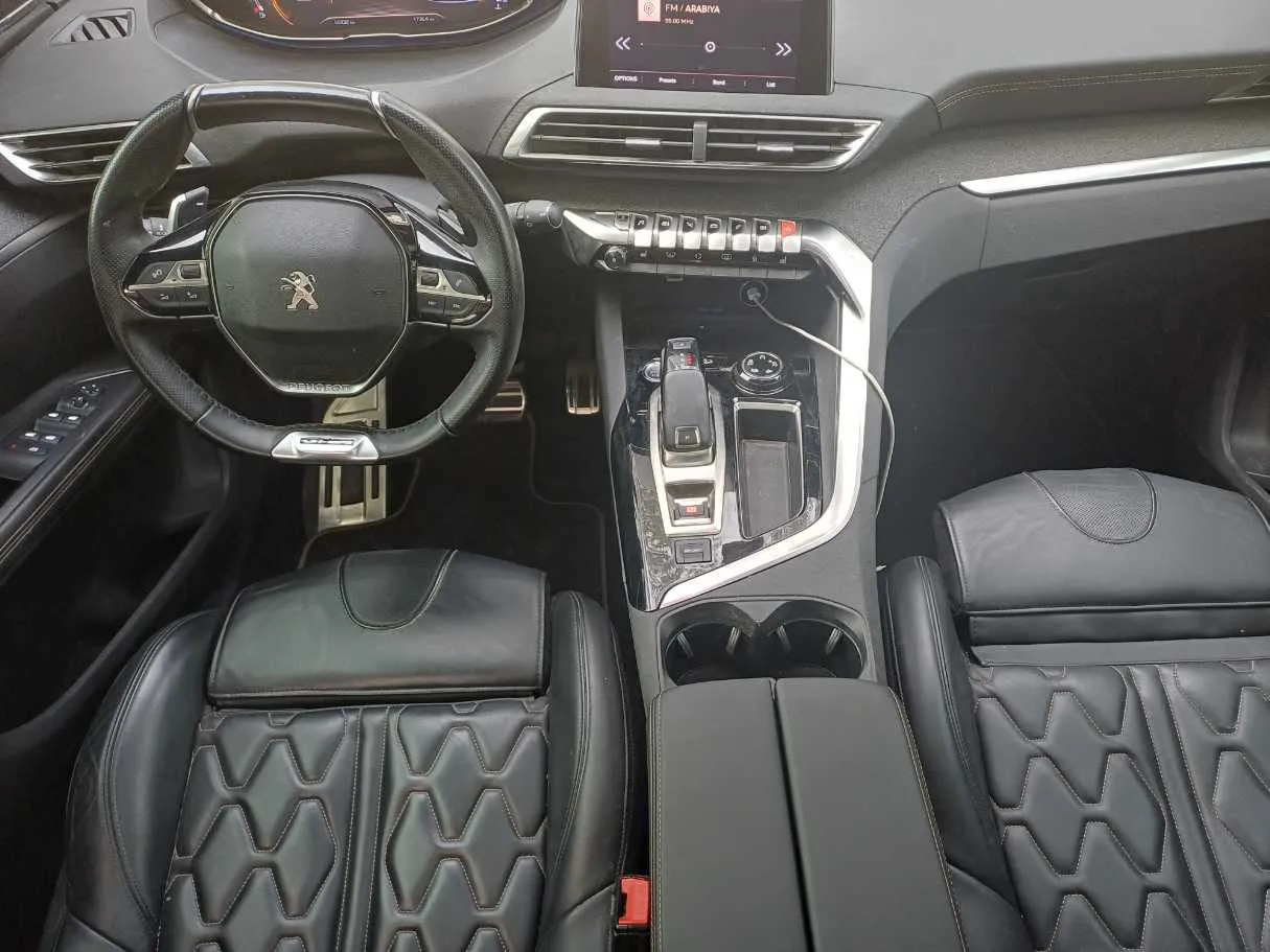 Car image 15