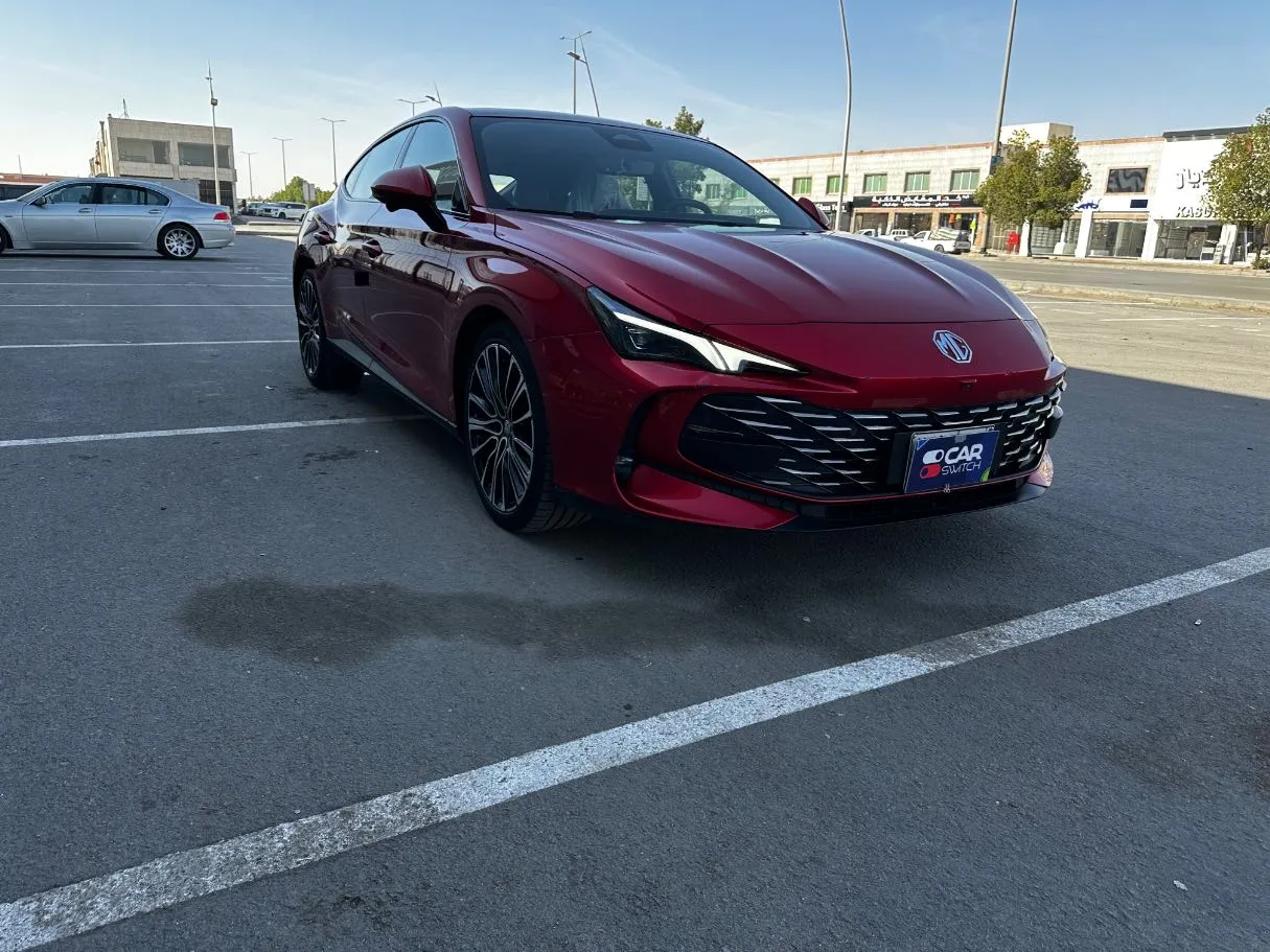 Car image 3