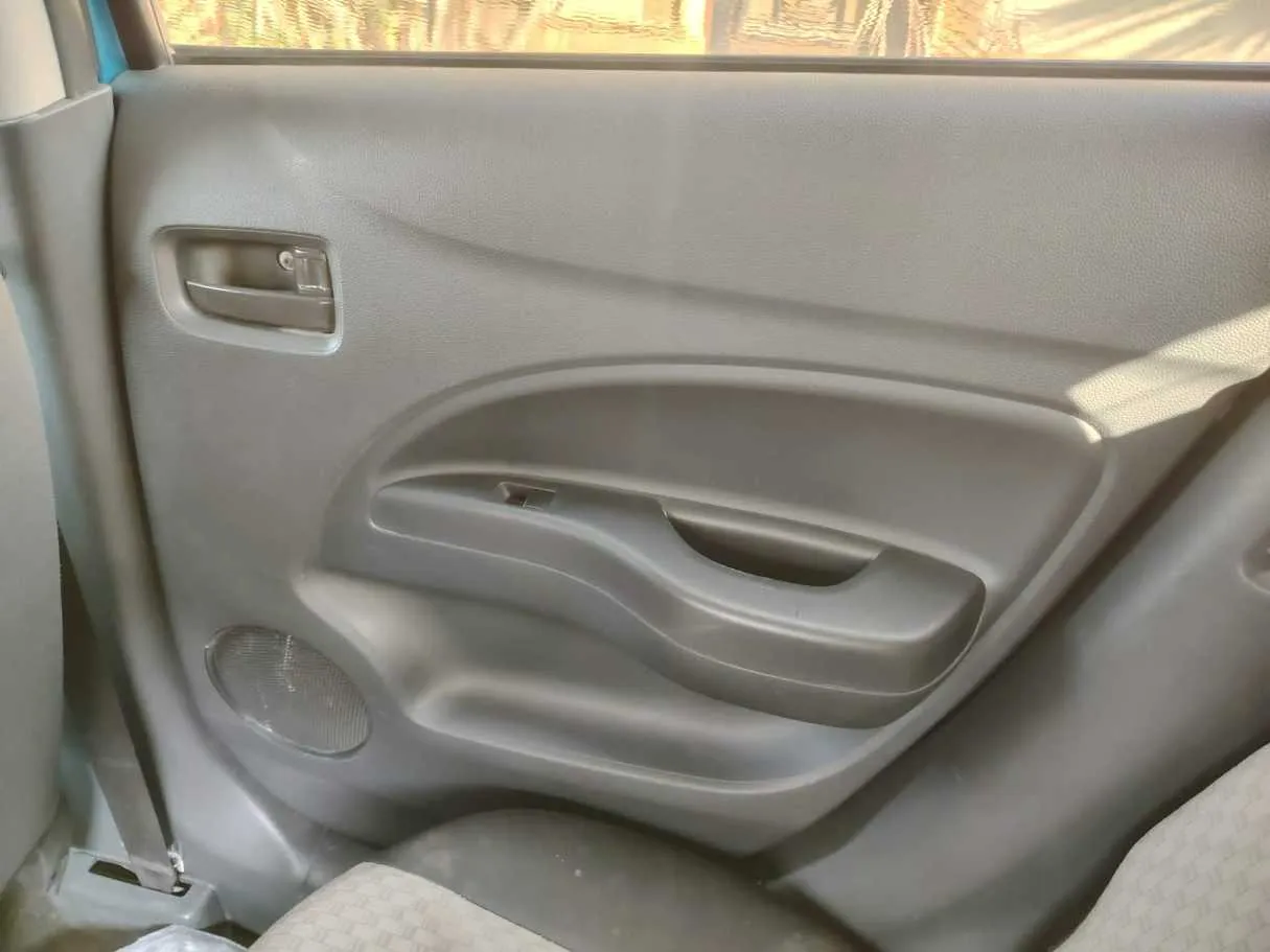 Car image 36