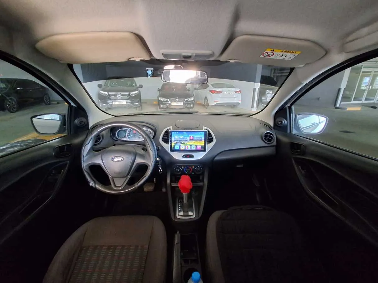 Car image 14
