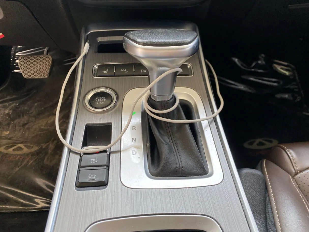 Car image 16
