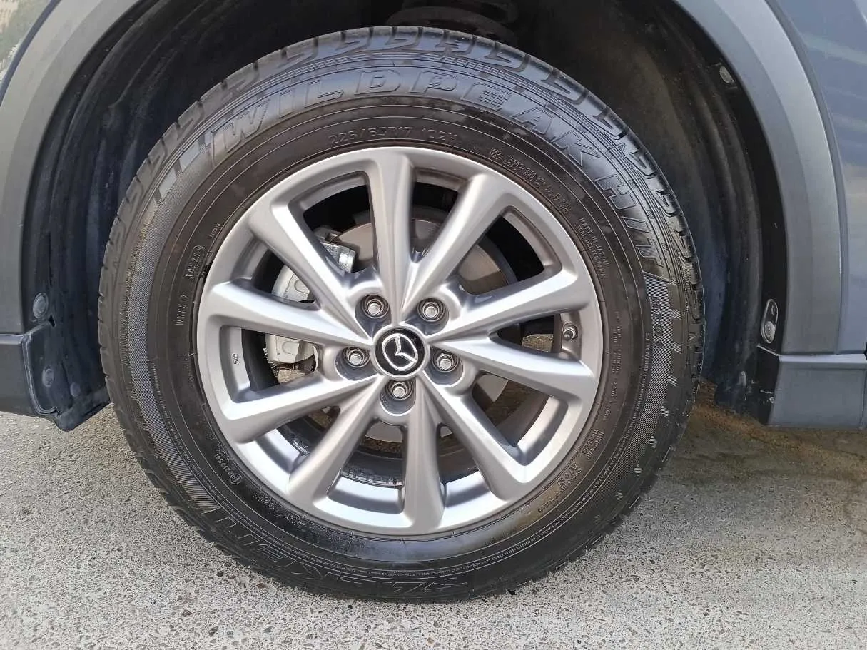Car image 9