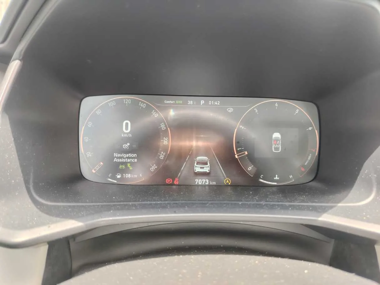 Car image 27