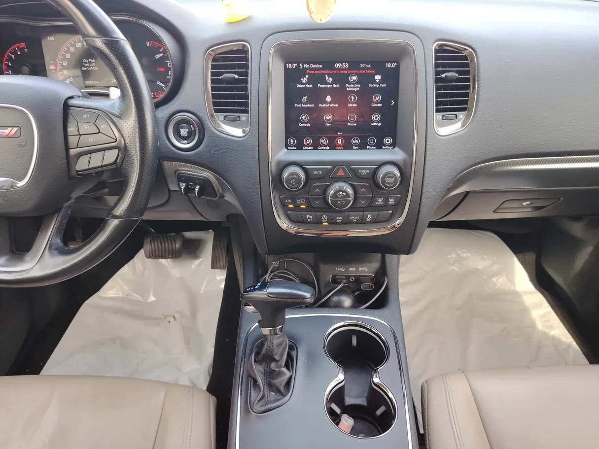 Car image 18