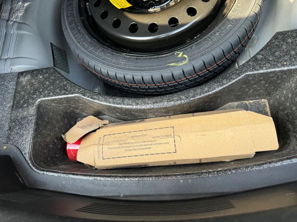 Car image 25