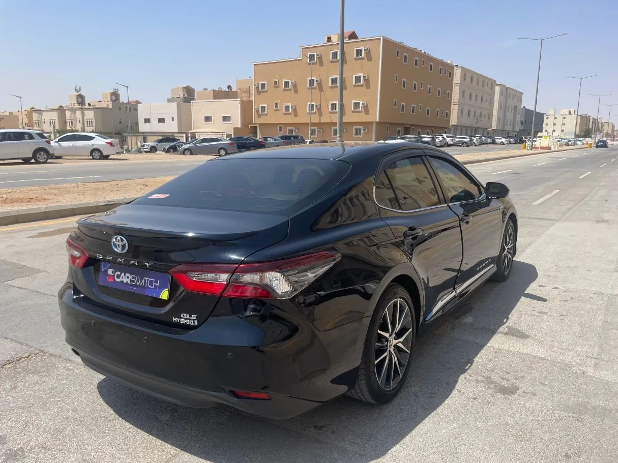 Car image 5