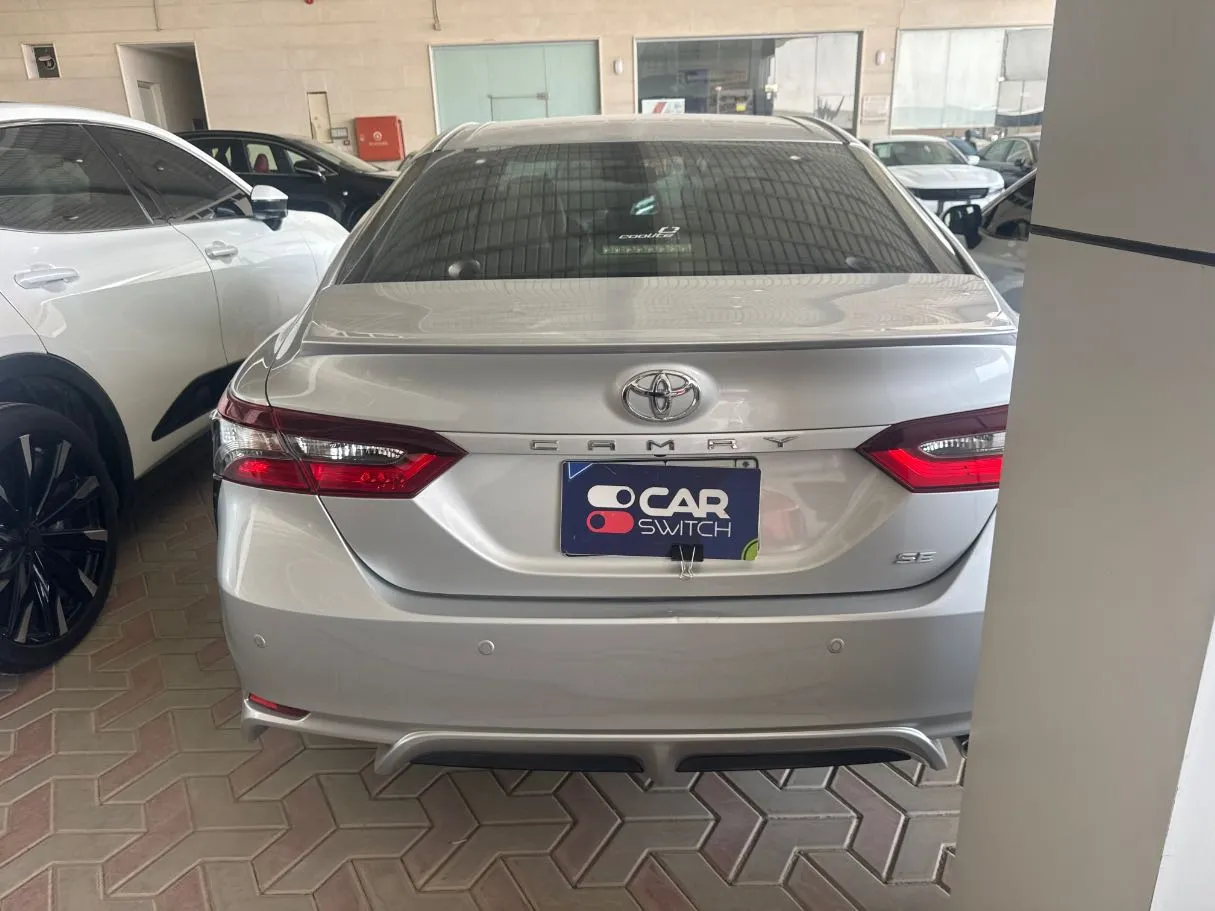 Car image 5