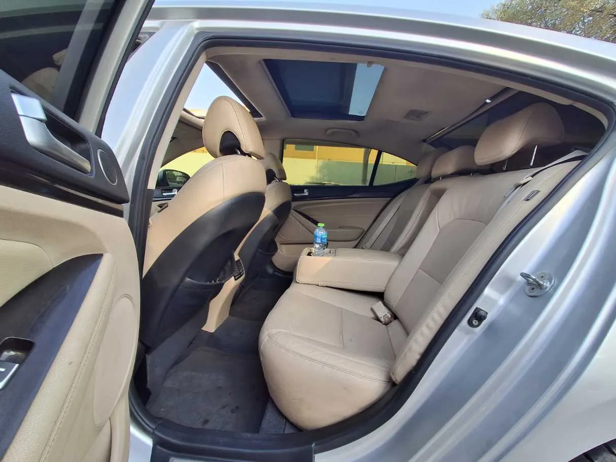 Car image 13