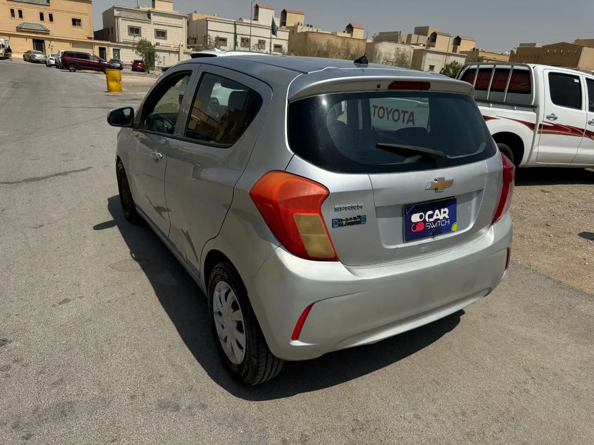 Car image 7