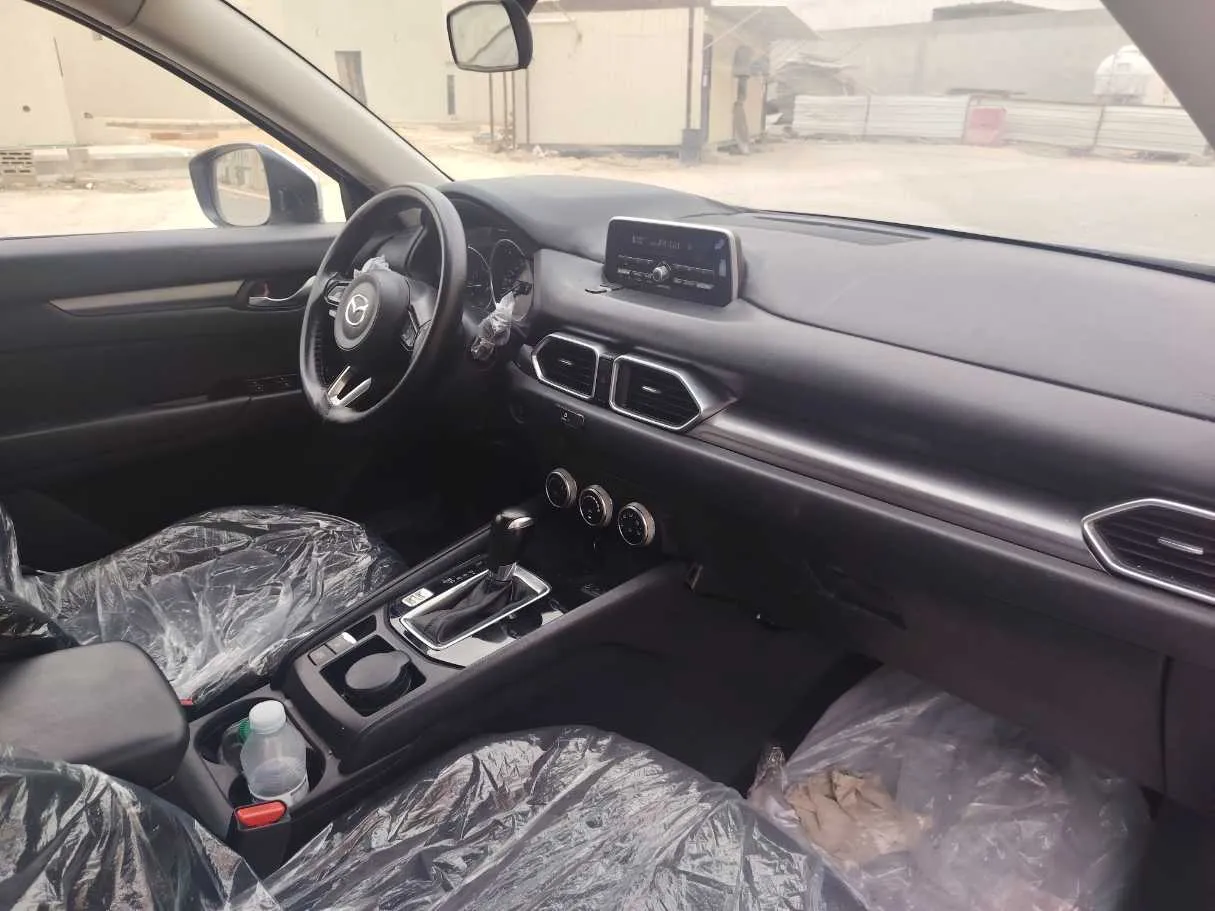 Car image 15