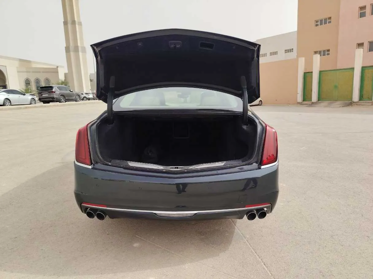 Car image 25
